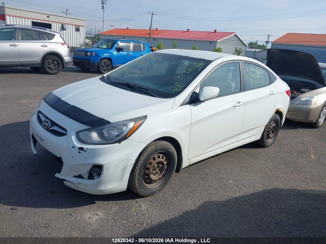 Hyundai ACCENT GL 2014 KMHCT4AE4EU748882 Image 2