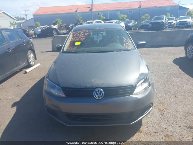 2013 Volkswagen Jetta 2.0l Trendline/2.0l Trendline+ მანქანა იყიდება აუქციონზე, vin: 3VW2K7AJ1DM430011, აუქციონის ნომერი: 12633659