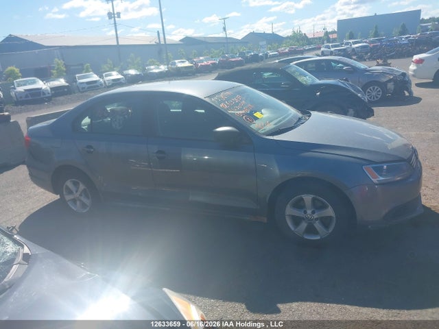 2013 Volkswagen Jetta 2.0l Trendline/2.0l Trendline+ მანქანა იყიდება აუქციონზე, vin: 3VW2K7AJ1DM430011, აუქციონის ნომერი: 12633659