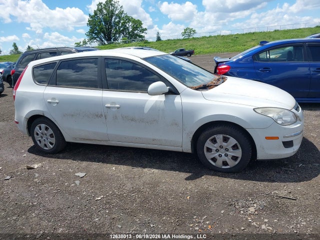 Продаж на аукціоні авто 2011 Hyundai Elantra Gt, vin: KMHDB8AE4BUO95268, номер лоту: 12638013