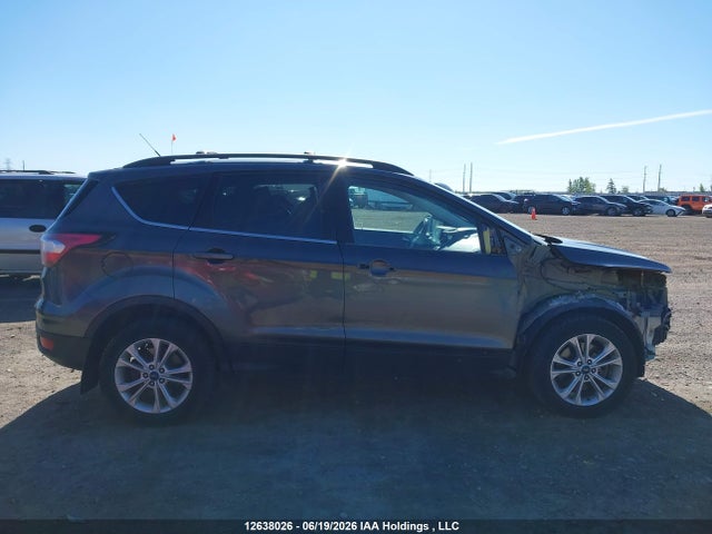 Продаж на аукціоні авто 2017 Ford Escape Se, vin: 1FMCU9G99HUA42516, номер лоту: 12638026