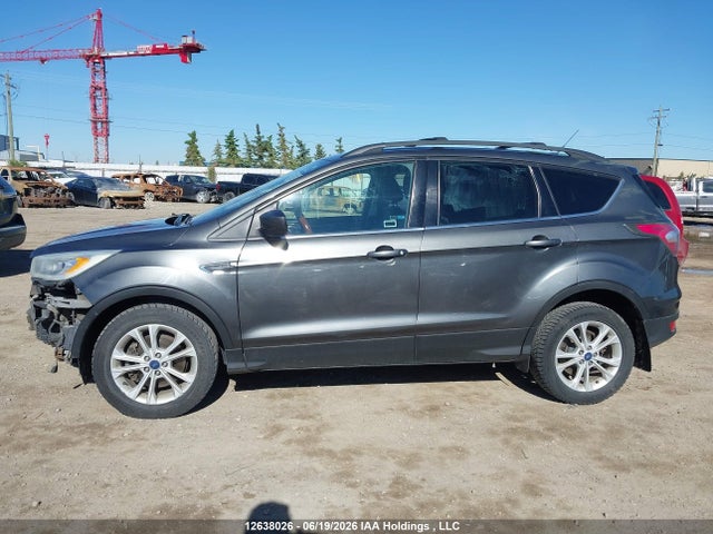 1FMCU9G99HUA42516 Ford ESCAPE SE
