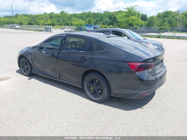 Chevrolet Malibu 2018 1G1ZB5ST9JF113071 Image 3