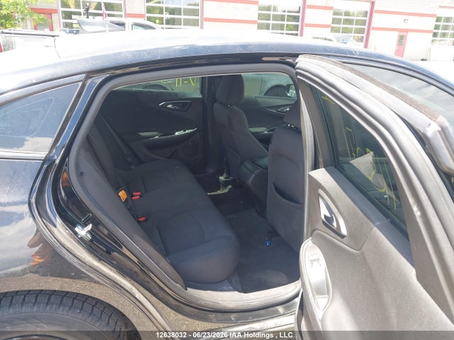 Chevrolet Malibu 2018 1G1ZB5ST9JF113071 Image 8