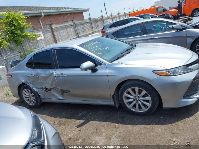 4T1B11HK6JU018221 Toyota CAMRY LE