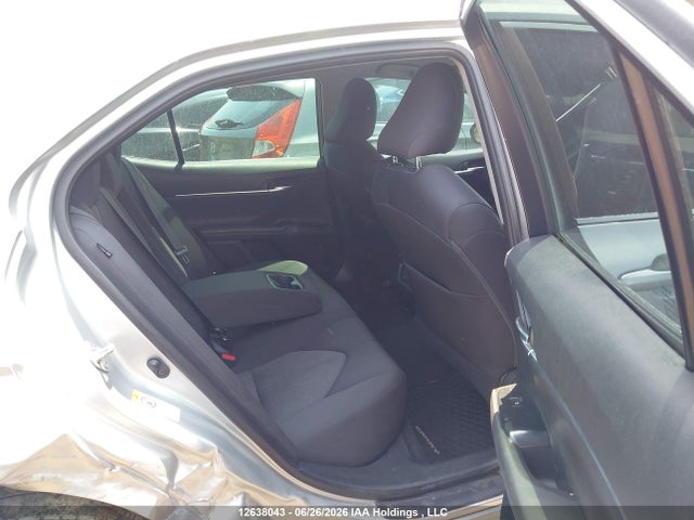 4T1B11HK6JU018221 Toyota CAMRY LE