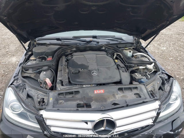 2013 Mercedes-benz C 300 4matic მანქანა იყიდება აუქციონზე, vin: WDDGF8AB0DA823738, აუქციონის ნომერი: 12638045