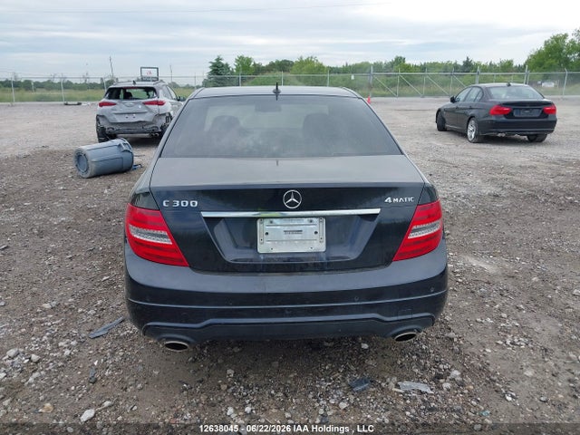 2013 Mercedes-benz C 300 4matic მანქანა იყიდება აუქციონზე, vin: WDDGF8AB0DA823738, აუქციონის ნომერი: 12638045