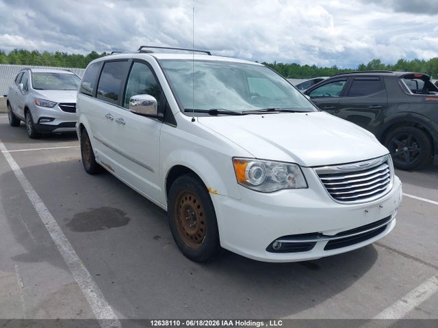 Chrysler Town &amp; Country Limited Platinum 2015 2C4RC1GG0FR751170 main image