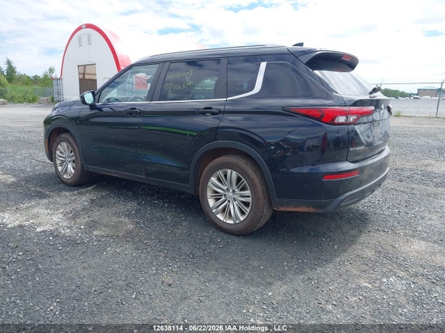 JA4J4TA88NZ603211 Mitsubishi Outlander Es
