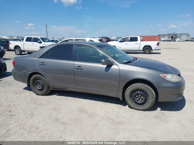 2005 Toyota Camry Le/xle/se მანქანა იყიდება აუქციონზე, vin: 4T1BE32K35U576090, აუქციონის ნომერი: 12638134