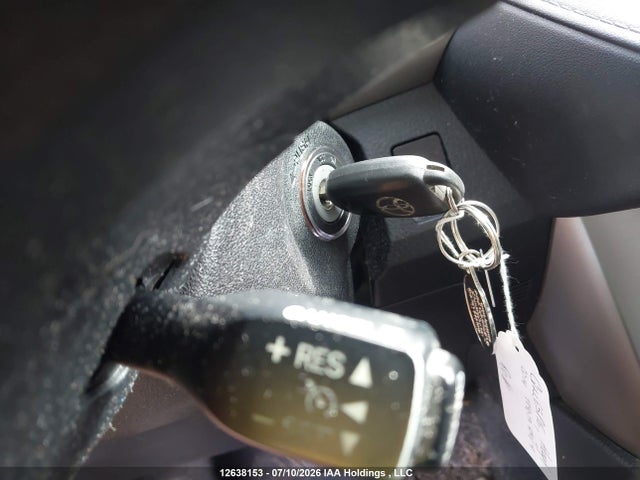 2T3BFREV3EW156939 Toyota RAV4 LE
