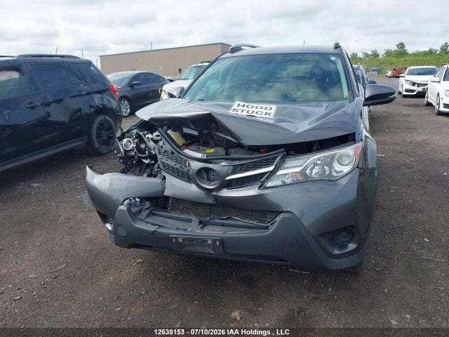 2T3BFREV3EW156939 Toyota RAV4 LE