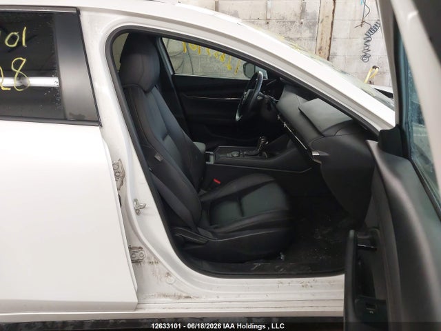 JM1BPACL1K1112528 Mazda Mazda3 Gs
