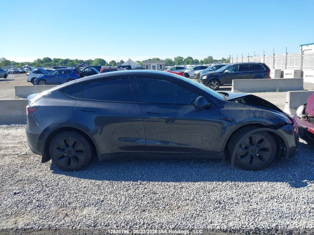 Tesla Model Y Long Range/rwd 2024 7SAYGDED6RF105435 Image 12