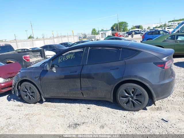 Tesla Model Y Long Range/rwd 2024 7SAYGDED6RF105435 Image 13
