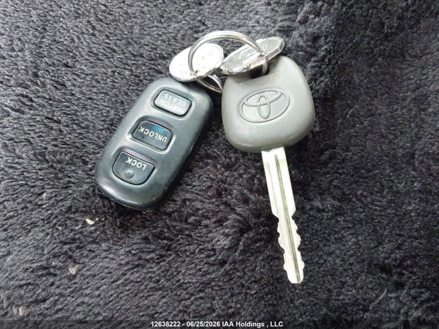 2005 Toyota Matrix Xr მანქანა იყიდება აუქციონზე, vin: 2T1KR32E85C887028, აუქციონის ნომერი: 12638222