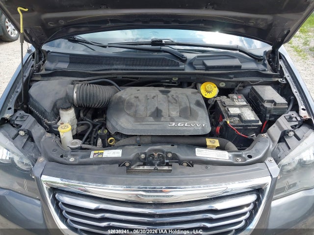 12638241 :رقم المزاد ، 2C4RC1HG1FR656793 vin ، 2015 Chrysler Town & Country S مزاد بيع