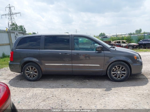12638241 :رقم المزاد ، 2C4RC1HG1FR656793 vin ، 2015 Chrysler Town & Country S مزاد بيع