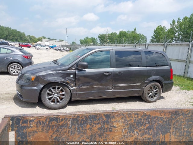 12638241 :رقم المزاد ، 2C4RC1HG1FR656793 vin ، 2015 Chrysler Town & Country S مزاد بيع