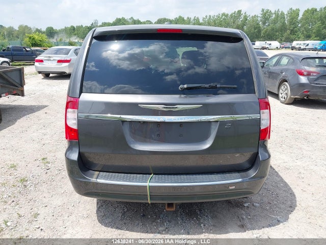 12638241 :رقم المزاد ، 2C4RC1HG1FR656793 vin ، 2015 Chrysler Town & Country S مزاد بيع