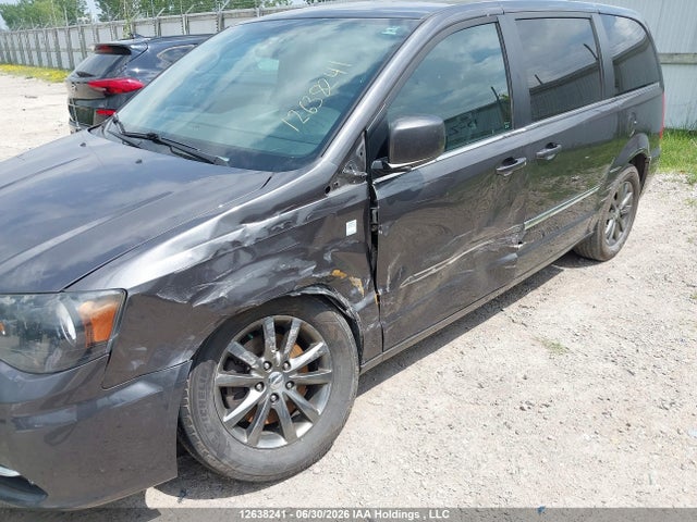 12638241 :رقم المزاد ، 2C4RC1HG1FR656793 vin ، 2015 Chrysler Town & Country S مزاد بيع