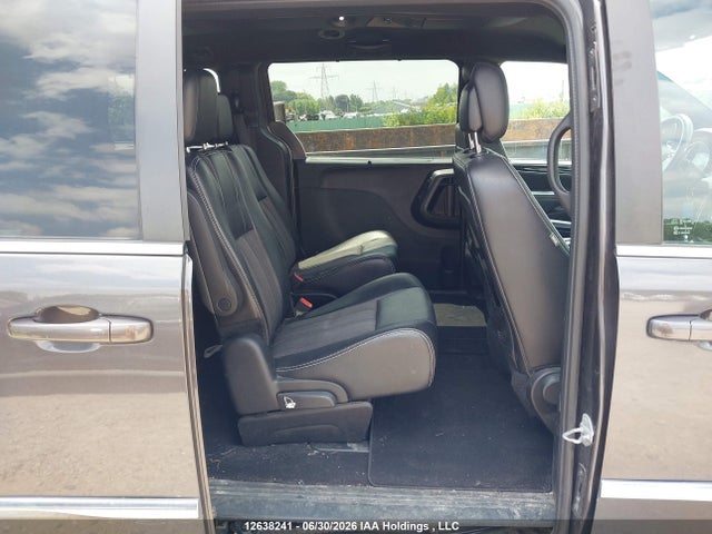 12638241 :رقم المزاد ، 2C4RC1HG1FR656793 vin ، 2015 Chrysler Town & Country S مزاد بيع