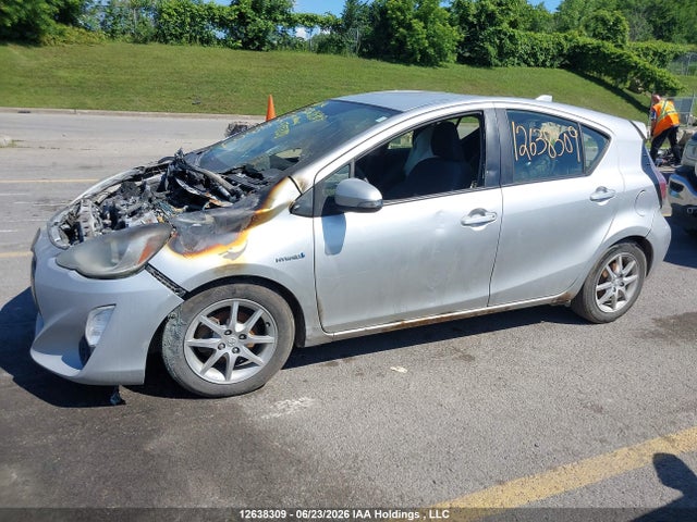 Toyota PRIUS C 2015 JTDKDTB36F1579388 Image 14