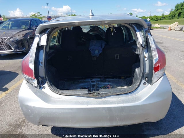 Toyota PRIUS C 2015 JTDKDTB36F1579388 Image 16
