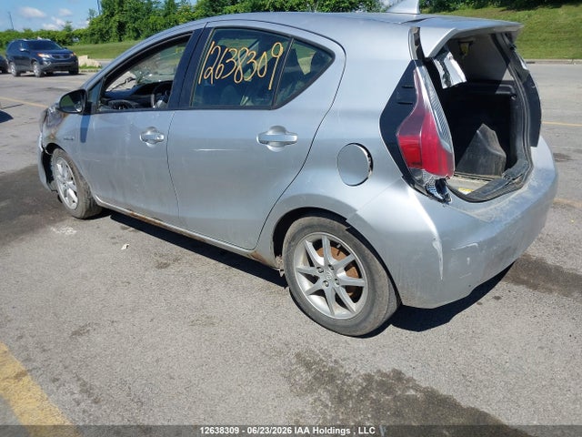 Toyota PRIUS C 2015 JTDKDTB36F1579388 Image 3