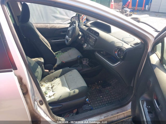 Toyota PRIUS C 2015 JTDKDTB36F1579388 Image 5
