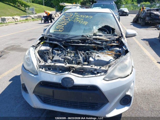 Toyota PRIUS C 2015 JTDKDTB36F1579388 Image 6