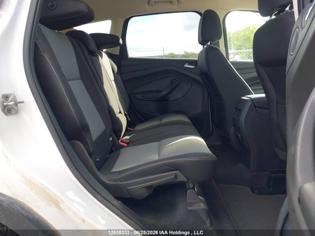 Продажа на аукционе авто 2017 Ford Escape Se, vin: 1FMCU9GD8HUB69634, номер лота: 12638332