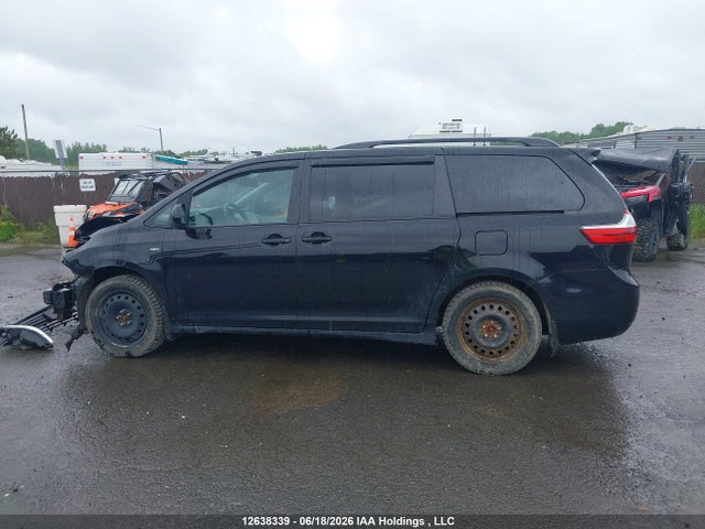 Toyota SIENNA LE 2018 5TDJZ3DC9JS190606 Image 15