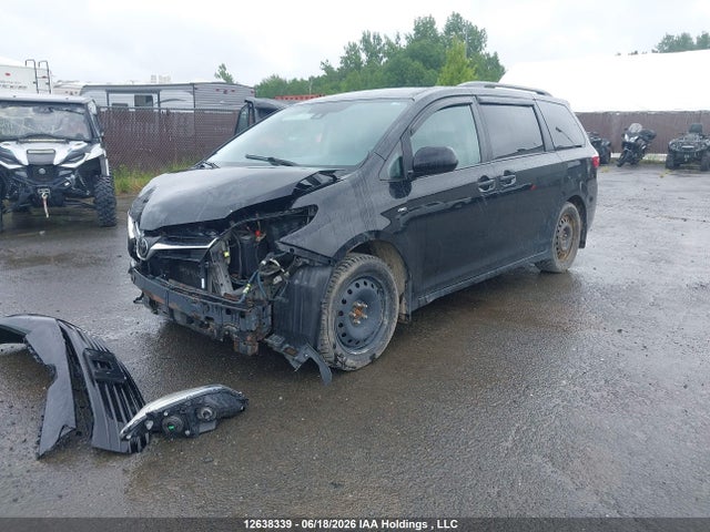 Toyota SIENNA LE 2018 5TDJZ3DC9JS190606 Image 6