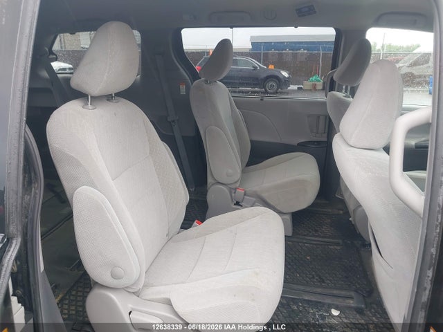 Toyota SIENNA LE 2018 5TDJZ3DC9JS190606 Image 8