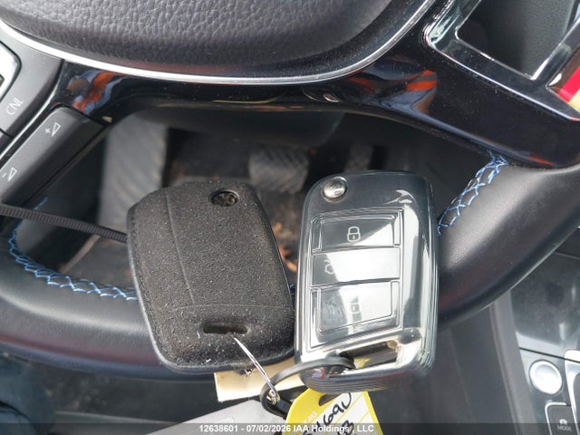 12638601 :رقم المزاد ، WVWPR7AU1JW910933 vin ، 2018 Volkswagen E-golf Sel Premium مزاد بيع