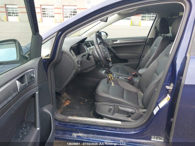12638601 :رقم المزاد ، WVWPR7AU1JW910933 vin ، 2018 Volkswagen E-golf Sel Premium مزاد بيع