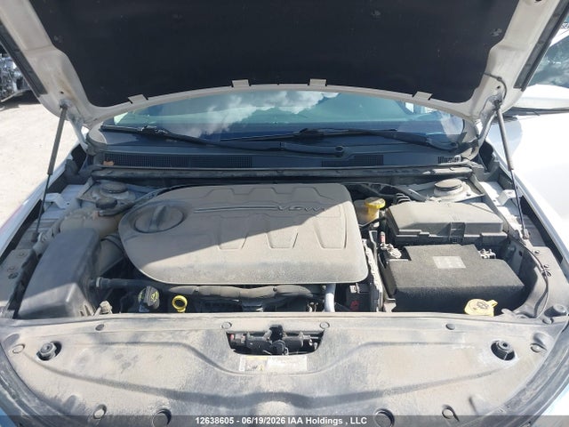 Chrysler 200 C 2015 1C3CCCCG9FN740435 Image 10