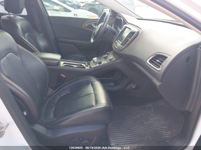 Chrysler 200 C 2015 1C3CCCCG9FN740435 Image 5