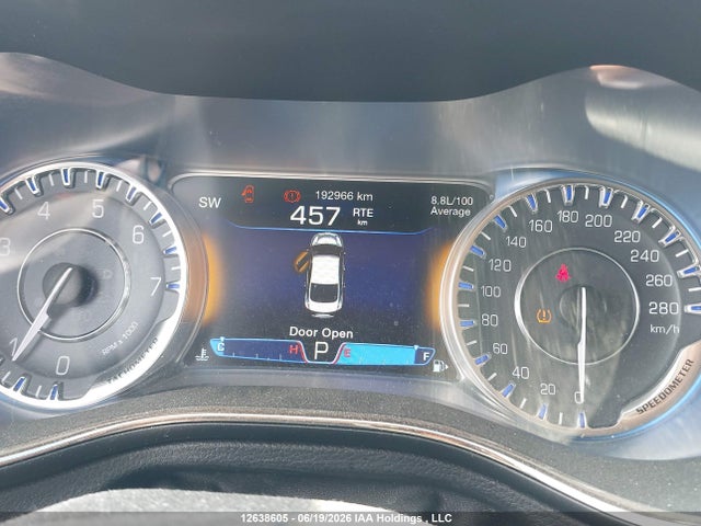 Chrysler 200 C 2015 1C3CCCCG9FN740435 Image 7