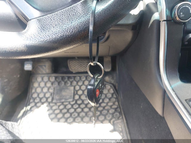12638612 :رقم المزاد ، 4T1BF1FK0HU781530 vin ، 2017 Toyota Camry Le مزاد بيع