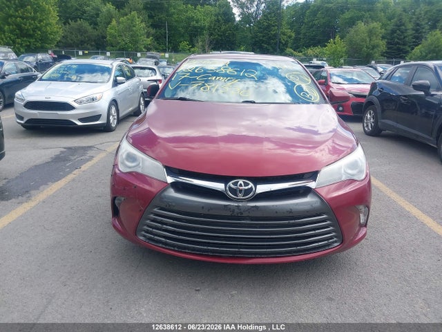 12638612 :رقم المزاد ، 4T1BF1FK0HU781530 vin ، 2017 Toyota Camry Le مزاد بيع