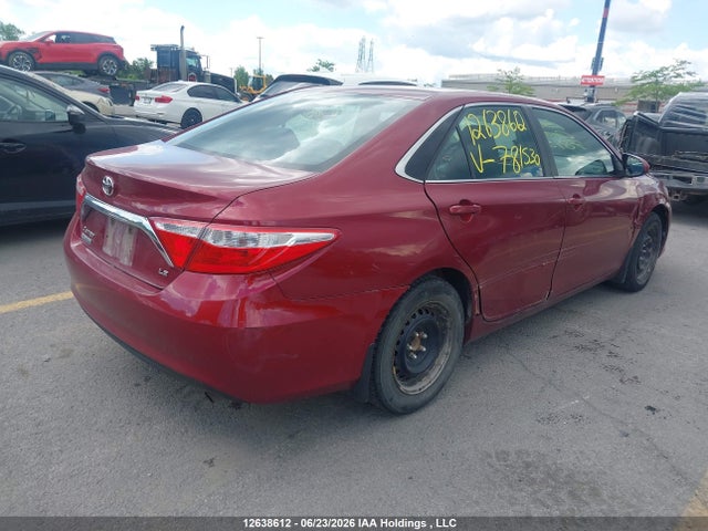 12638612 :رقم المزاد ، 4T1BF1FK0HU781530 vin ، 2017 Toyota Camry Le مزاد بيع