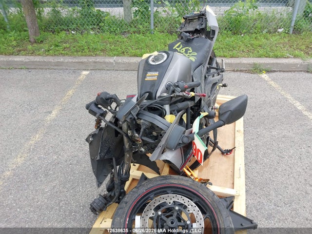 Yamaha YZFR3 2016 MH3RH06N3GK003221 Image 11