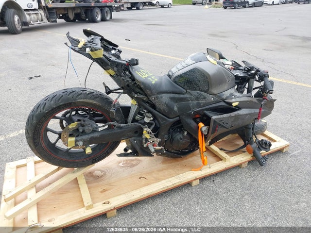 Yamaha YZFR3 2016 MH3RH06N3GK003221 Image 12