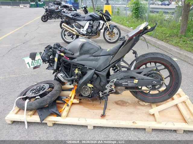 Yamaha YZFR3 2016 MH3RH06N3GK003221 Image 13
