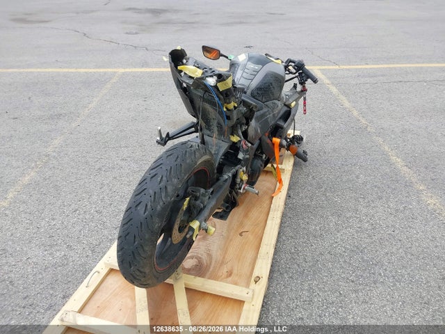 Yamaha YZFR3 2016 MH3RH06N3GK003221 Image 4
