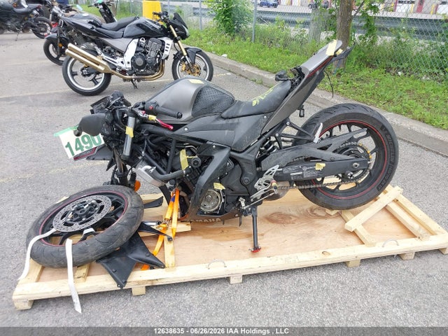 Yamaha YZFR3 2016 MH3RH06N3GK003221 Image 9