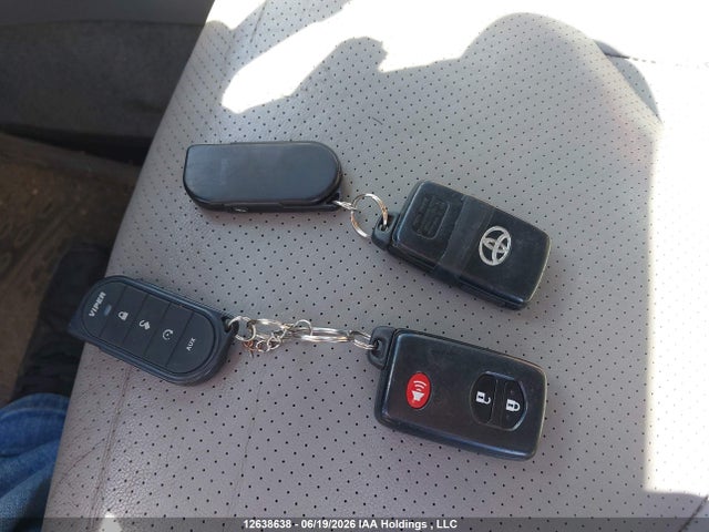 2011 Toyota Rav4 Limited მანქანა იყიდება აუქციონზე, vin: 2T3DK4DV8BW040995, აუქციონის ნომერი: 12638638